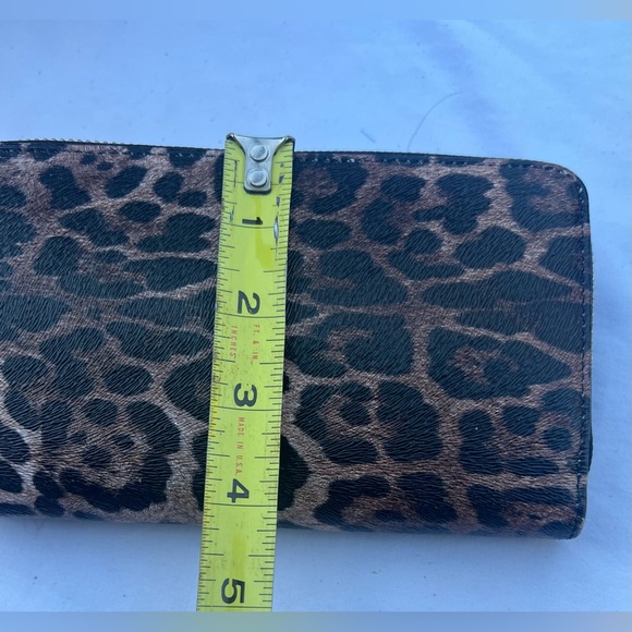 Elegant Black and Leopard Print Handbag & Wallet Set - Picture 11 of 15